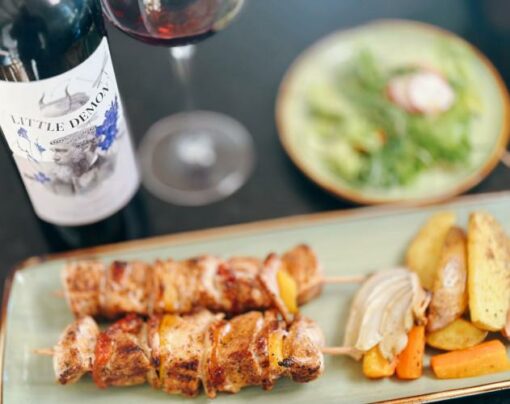 Little Demin Cabernet Merlot from Maxwell Wines McLaren Vale Australia with Pork Skewers on Cellardoor24.de